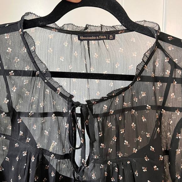 Abercrombie & Fitch black mesh blouse floral print Size XL - Picture 1 of 6